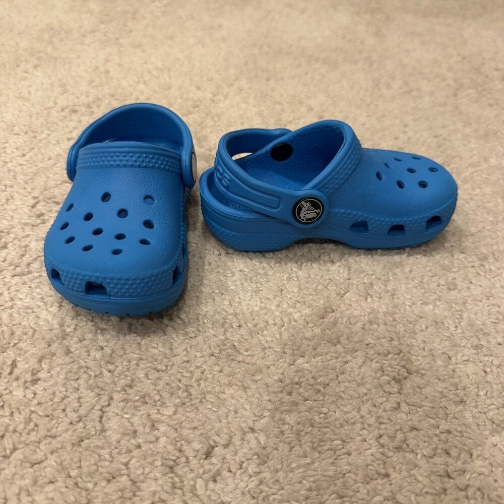 Crocs Classic Clog Toddler Kids Baby Size C5 Slip On Shoes Blue - Picture 2 of 7